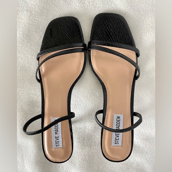 Steve Madden Black Sandals - Picture 2 of 7